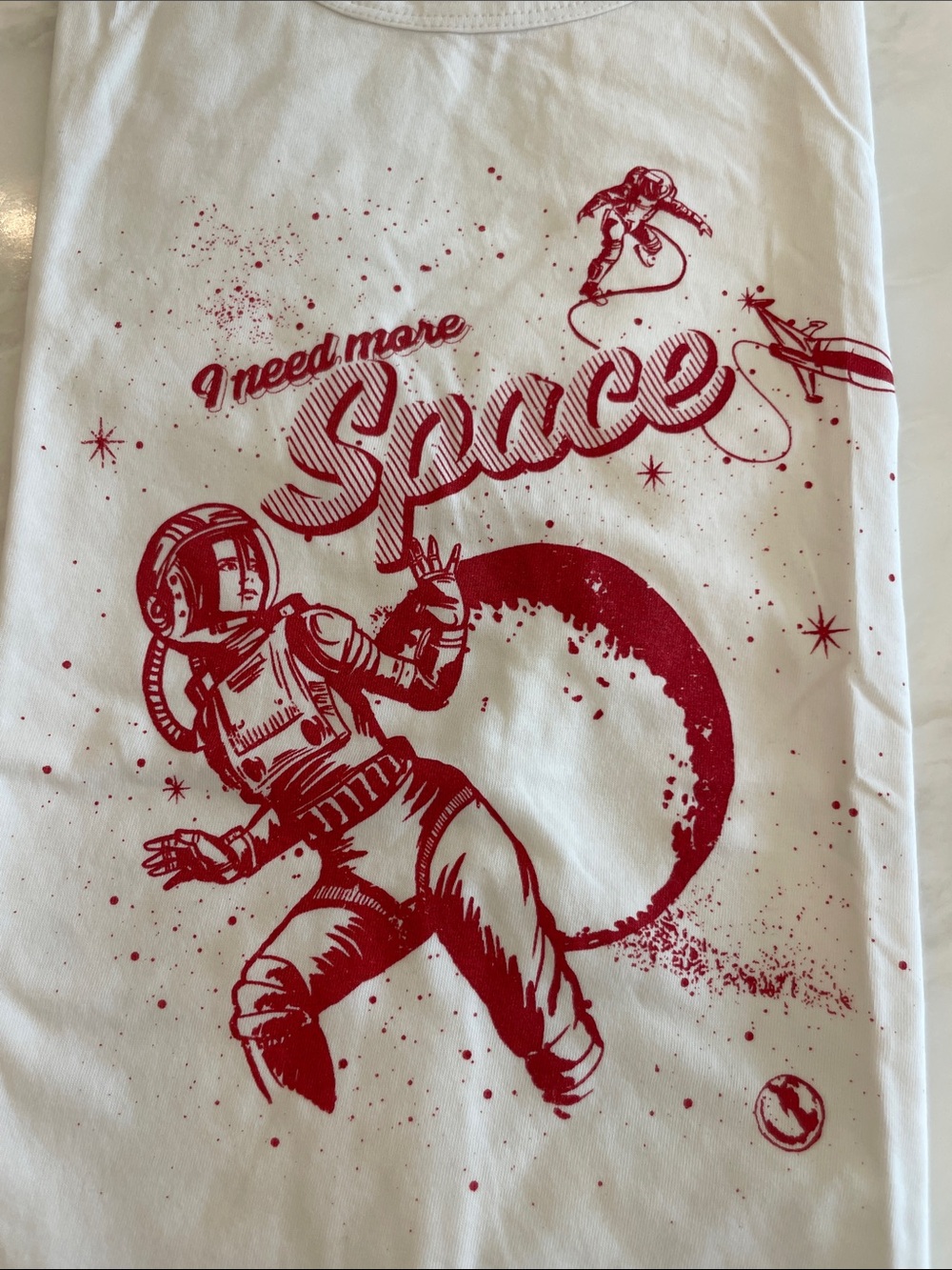 Zara Women’s White Graphic Tee with Red Space Astronaut Print- Size Small - Picture 3 of 5